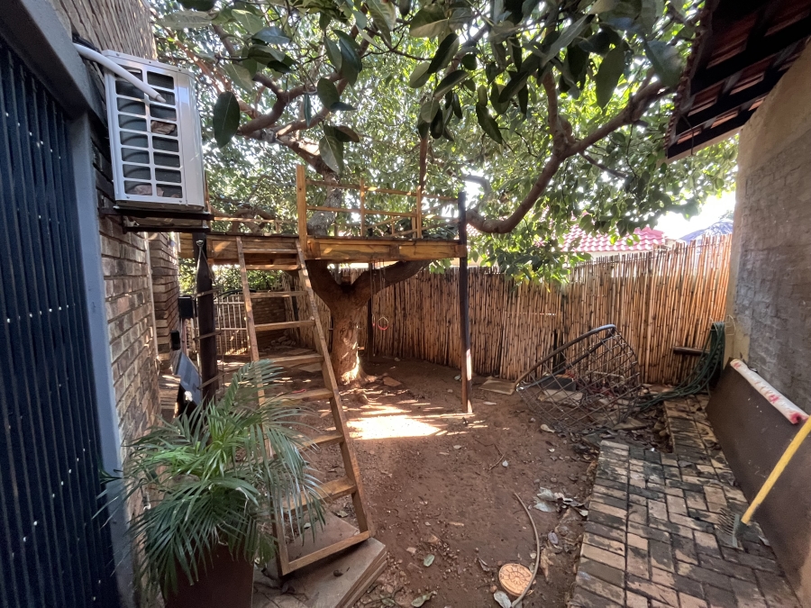 3 Bedroom Property for Sale in Safari Gardens North West